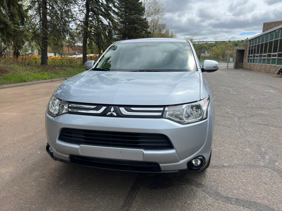 2014 Mitsubishi Outlander 4WD 4dr SE, available for sale in Waterbury, Connecticut | Platinum Auto Care. Waterbury, Connecticut 2014 Mitsubishi Outlander 4WD 4dr SE, available for sale in Waterbury, Connecticut | Platinum Auto Care. Waterbury, Connecticut