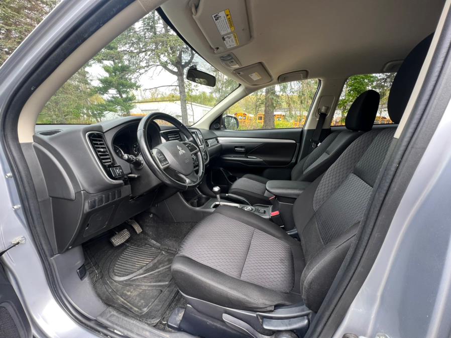 2014 Mitsubishi Outlander 4WD 4dr SE, available for sale in Waterbury, Connecticut | Platinum Auto Care. Waterbury, Connecticut 2014 Mitsubishi Outlander 4WD 4dr SE, available for sale in Waterbury, Connecticut | Platinum Auto Care. Waterbury, Connecticut