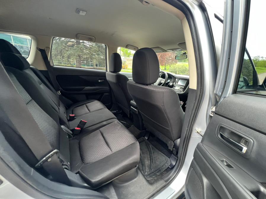 2014 Mitsubishi Outlander 4WD 4dr SE, available for sale in Waterbury, Connecticut | Platinum Auto Care. Waterbury, Connecticut 2014 Mitsubishi Outlander 4WD 4dr SE, available for sale in Waterbury, Connecticut | Platinum Auto Care. Waterbury, Connecticut