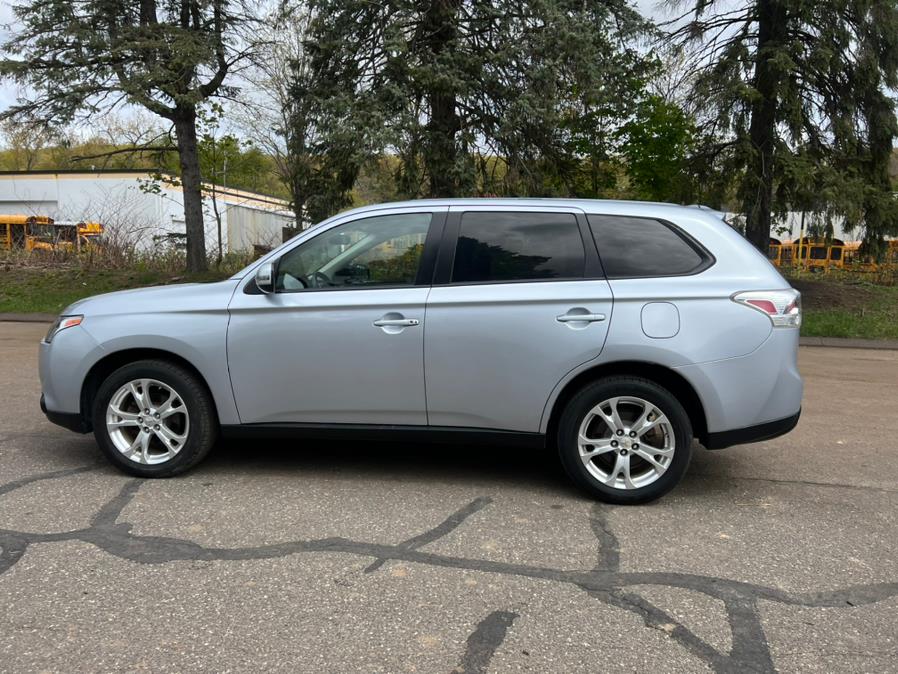 2014 Mitsubishi Outlander 4WD 4dr SE, available for sale in Waterbury, Connecticut | Platinum Auto Care. Waterbury, Connecticut 2014 Mitsubishi Outlander 4WD 4dr SE, available for sale in Waterbury, Connecticut | Platinum Auto Care. Waterbury, Connecticut