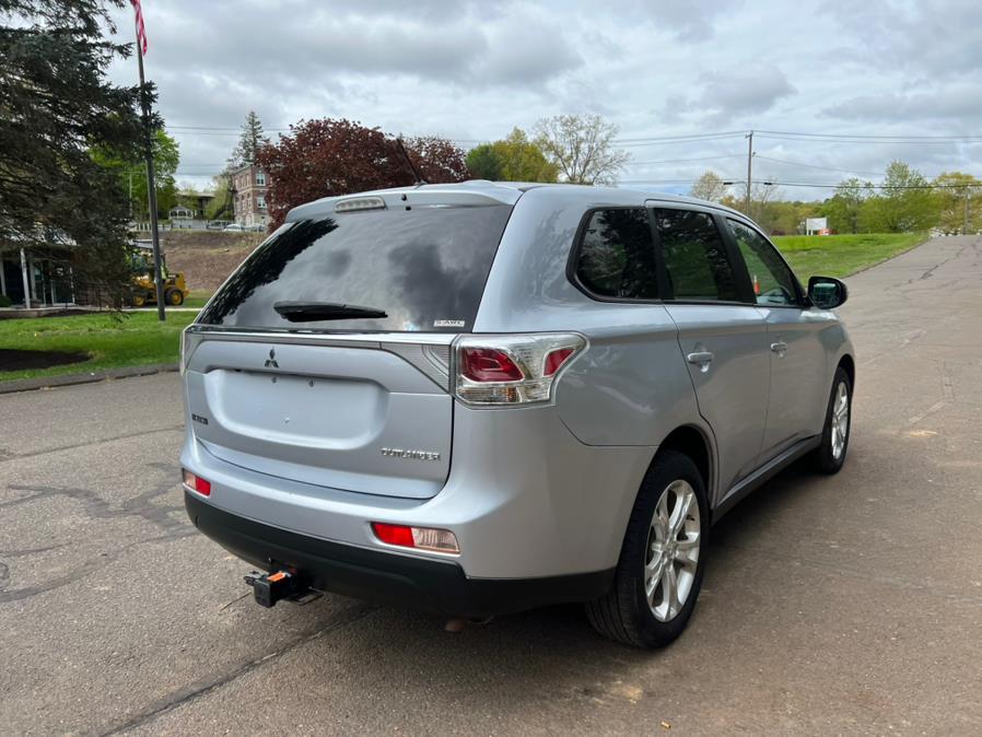 2014 Mitsubishi Outlander 4WD 4dr SE, available for sale in Waterbury, Connecticut | Platinum Auto Care. Waterbury, Connecticut 2014 Mitsubishi Outlander 4WD 4dr SE, available for sale in Waterbury, Connecticut | Platinum Auto Care. Waterbury, Connecticut