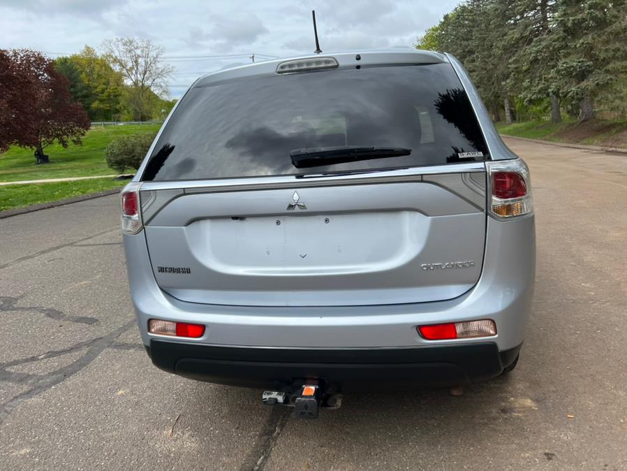 2014 Mitsubishi Outlander 4WD 4dr SE, available for sale in Waterbury, Connecticut | Platinum Auto Care. Waterbury, Connecticut 2014 Mitsubishi Outlander 4WD 4dr SE, available for sale in Waterbury, Connecticut | Platinum Auto Care. Waterbury, Connecticut