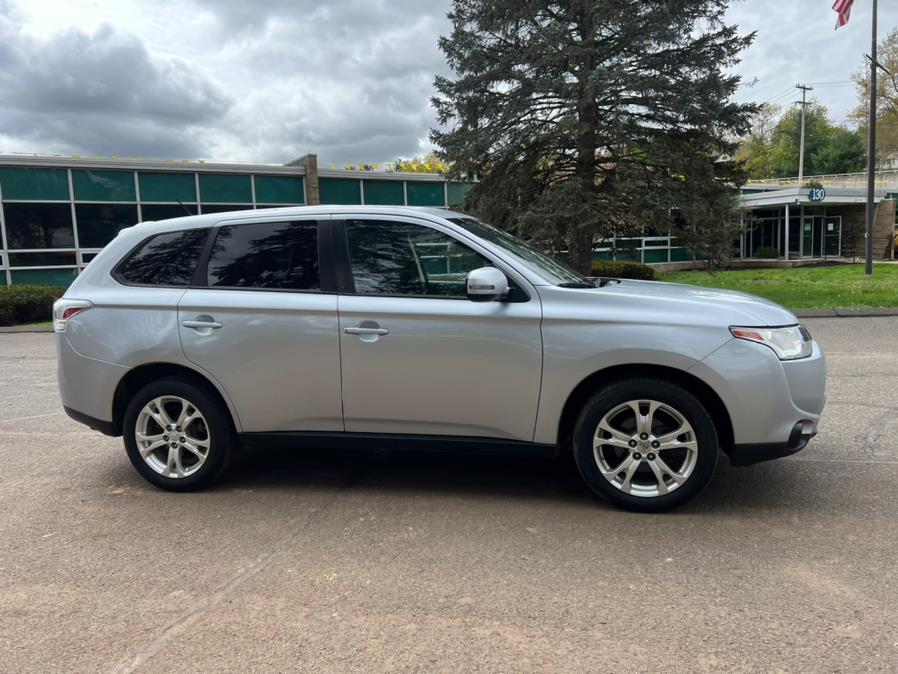 2014 Mitsubishi Outlander 4WD 4dr SE, available for sale in Waterbury, Connecticut | Platinum Auto Care. Waterbury, Connecticut 2014 Mitsubishi Outlander 4WD 4dr SE, available for sale in Waterbury, Connecticut | Platinum Auto Care. Waterbury, Connecticut