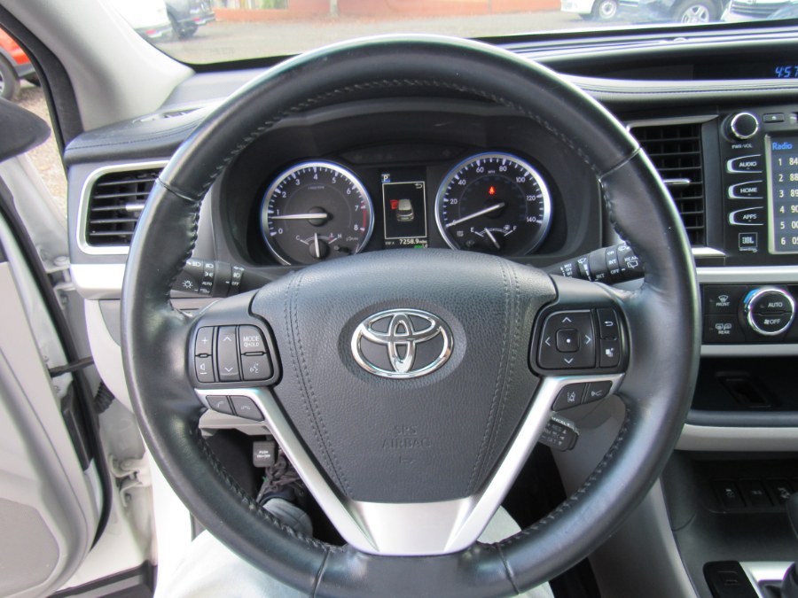 2017 Toyota Highlander Limited V6 AWD (Natl), available for sale in San Francisco de Macoris Rd, Dominican Republic | Hilario Auto Import. San Francisco de Macoris Rd, Dominican Republic 2017 Toyota Highlander Limited V6 AWD (Natl), available for sale in San Francisco de Macoris Rd, Dominican Republic | Hilario Auto Import. San Francisco de Macoris Rd, Dominican Republic