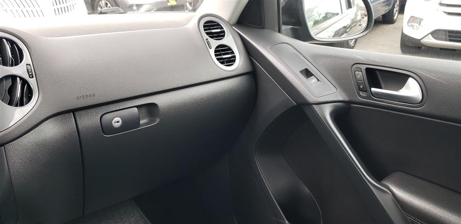 2016 Volkswagen Tiguan 4MOTION 4dr Auto SEL, available for sale in Little Ferry, New Jersey | Victoria Preowned Autos Inc. Little Ferry, New Jersey 2016 Volkswagen Tiguan 4MOTION 4dr Auto SEL, available for sale in Little Ferry, New Jersey | Victoria Preowned Autos Inc. Little Ferry, New Jersey