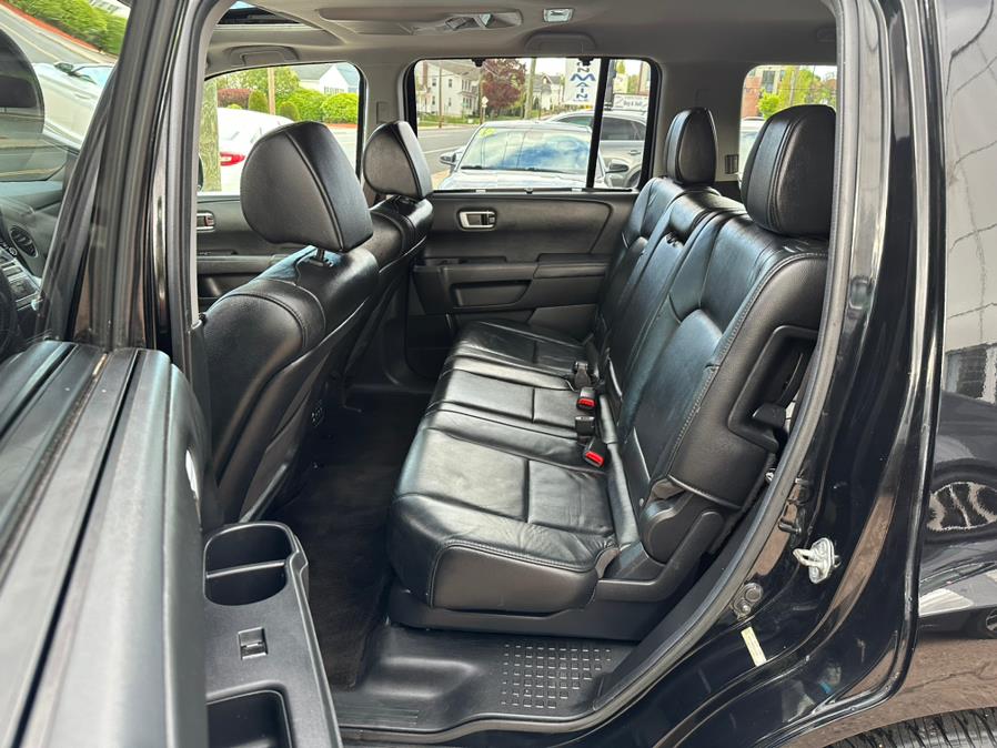 2013 Honda Pilot 4WD 4dr Touring w/RES & Navi, available for sale in Manchester, Connecticut | Carsonmain LLC. Manchester, Connecticut 2013 Honda Pilot 4WD 4dr Touring w/RES & Navi, available for sale in Manchester, Connecticut | Carsonmain LLC. Manchester, Connecticut