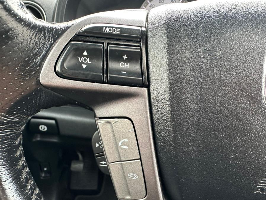 2013 Honda Pilot 4WD 4dr Touring w/RES & Navi, available for sale in Manchester, Connecticut | Carsonmain LLC. Manchester, Connecticut 2013 Honda Pilot 4WD 4dr Touring w/RES & Navi, available for sale in Manchester, Connecticut | Carsonmain LLC. Manchester, Connecticut