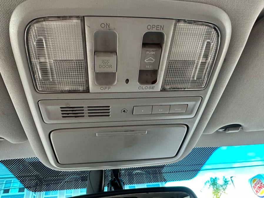 2013 Honda Pilot 4WD 4dr Touring w/RES & Navi, available for sale in Manchester, Connecticut | Carsonmain LLC. Manchester, Connecticut 2013 Honda Pilot 4WD 4dr Touring w/RES & Navi, available for sale in Manchester, Connecticut | Carsonmain LLC. Manchester, Connecticut