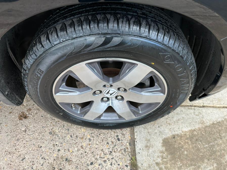 2013 Honda Pilot 4WD 4dr Touring w/RES & Navi, available for sale in Manchester, Connecticut | Carsonmain LLC. Manchester, Connecticut 2013 Honda Pilot 4WD 4dr Touring w/RES & Navi, available for sale in Manchester, Connecticut | Carsonmain LLC. Manchester, Connecticut