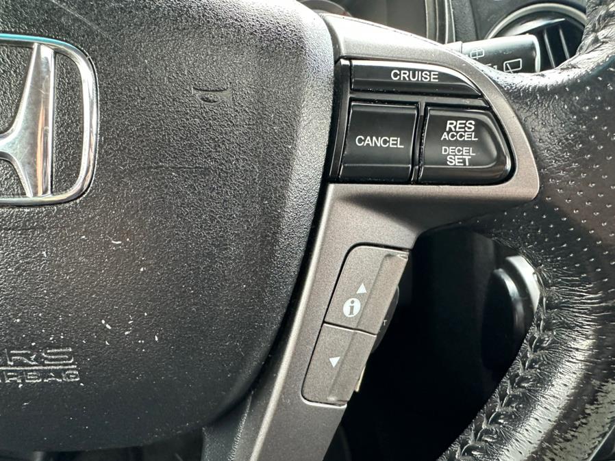 2013 Honda Pilot 4WD 4dr Touring w/RES & Navi, available for sale in Manchester, Connecticut | Carsonmain LLC. Manchester, Connecticut 2013 Honda Pilot 4WD 4dr Touring w/RES & Navi, available for sale in Manchester, Connecticut | Carsonmain LLC. Manchester, Connecticut