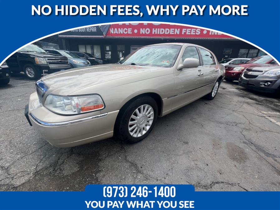 2004 Lincoln Town Car 4dr Sdn Signature, available for sale in Lodi, New Jersey | Route 46 Auto Sales Inc. Lodi, New Jersey