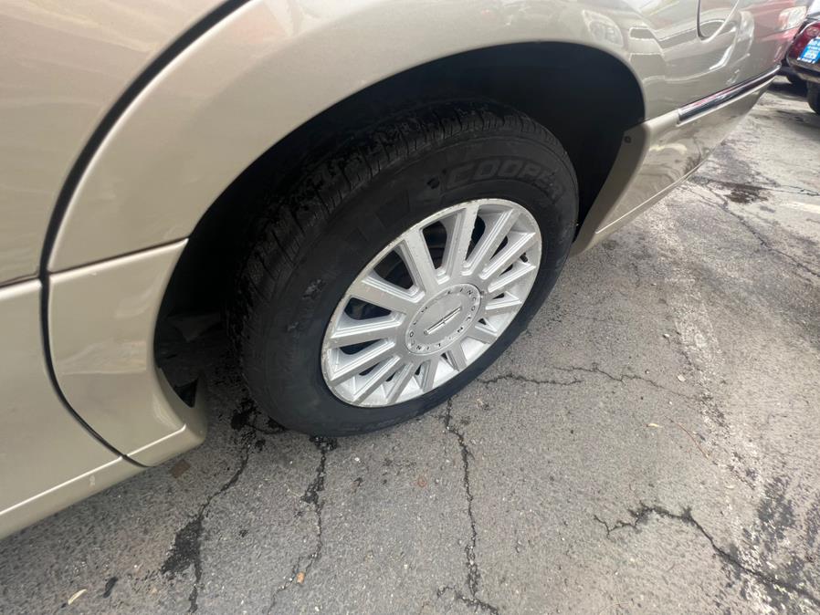 2004 Lincoln Town Car 4dr Sdn Signature, available for sale in Lodi, New Jersey | Route 46 Auto Sales Inc. Lodi, New Jersey 2004 Lincoln Town Car 4dr Sdn Signature, available for sale in Lodi, New Jersey | Route 46 Auto Sales Inc. Lodi, New Jersey