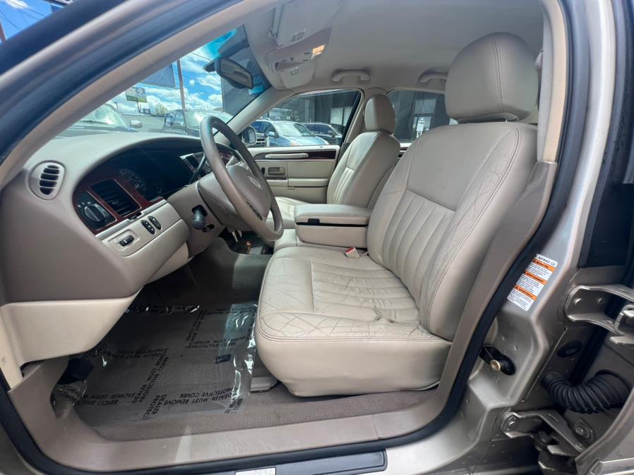 2004 Lincoln Town Car 4dr Sdn Signature, available for sale in Lodi, New Jersey | Route 46 Auto Sales Inc. Lodi, New Jersey 2004 Lincoln Town Car 4dr Sdn Signature, available for sale in Lodi, New Jersey | Route 46 Auto Sales Inc. Lodi, New Jersey