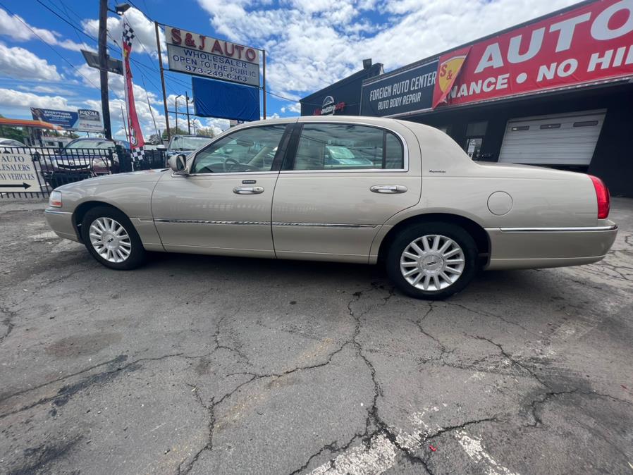 2004 Lincoln Town Car 4dr Sdn Signature, available for sale in Lodi, New Jersey | Route 46 Auto Sales Inc. Lodi, New Jersey 2004 Lincoln Town Car 4dr Sdn Signature, available for sale in Lodi, New Jersey | Route 46 Auto Sales Inc. Lodi, New Jersey