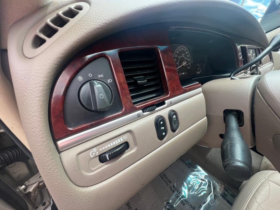 2004 Lincoln Town Car 4dr Sdn Signature, available for sale in Lodi, New Jersey | Route 46 Auto Sales Inc. Lodi, New Jersey 2004 Lincoln Town Car 4dr Sdn Signature, available for sale in Lodi, New Jersey | Route 46 Auto Sales Inc. Lodi, New Jersey