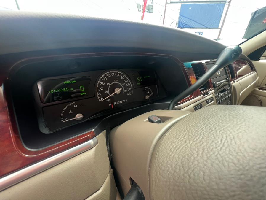 2004 Lincoln Town Car 4dr Sdn Signature, available for sale in Lodi, New Jersey | Route 46 Auto Sales Inc. Lodi, New Jersey 2004 Lincoln Town Car 4dr Sdn Signature, available for sale in Lodi, New Jersey | Route 46 Auto Sales Inc. Lodi, New Jersey