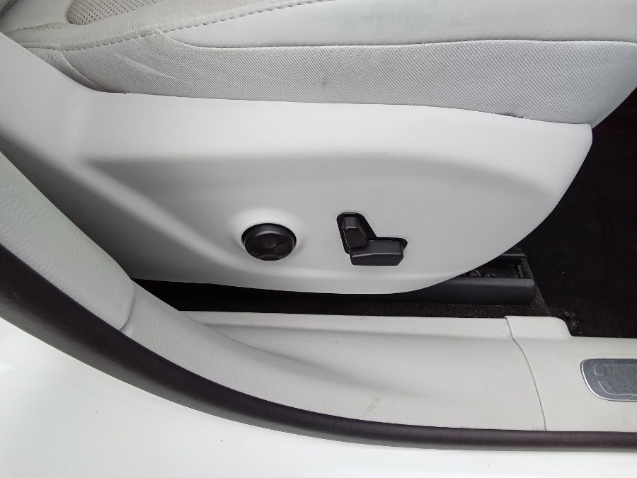 2019 Jeep Cherokee Overland FWD, available for sale in Irvington, New Jersey | NJ Used Cars Center. Irvington, New Jersey 2019 Jeep Cherokee Overland FWD, available for sale in Irvington, New Jersey | NJ Used Cars Center. Irvington, New Jersey