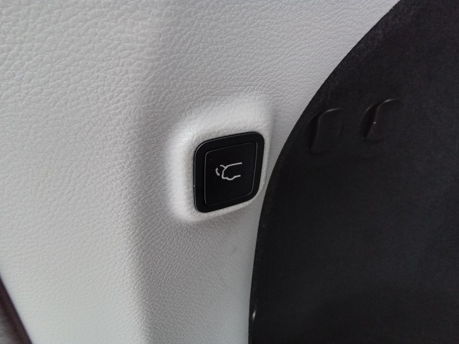 2019 Jeep Cherokee Overland FWD, available for sale in Irvington, New Jersey | NJ Used Cars Center. Irvington, New Jersey 2019 Jeep Cherokee Overland FWD, available for sale in Irvington, New Jersey | NJ Used Cars Center. Irvington, New Jersey