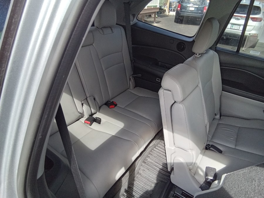 2019 Honda Pilot Touring 8-Passenger AWD, available for sale in Irvington, New Jersey | NJ Used Cars Center. Irvington, New Jersey 2019 Honda Pilot Touring 8-Passenger AWD, available for sale in Irvington, New Jersey | NJ Used Cars Center. Irvington, New Jersey