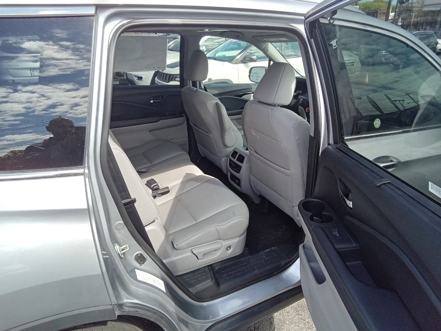 2019 Honda Pilot Touring 8-Passenger AWD, available for sale in Irvington, New Jersey | NJ Used Cars Center. Irvington, New Jersey 2019 Honda Pilot Touring 8-Passenger AWD, available for sale in Irvington, New Jersey | NJ Used Cars Center. Irvington, New Jersey