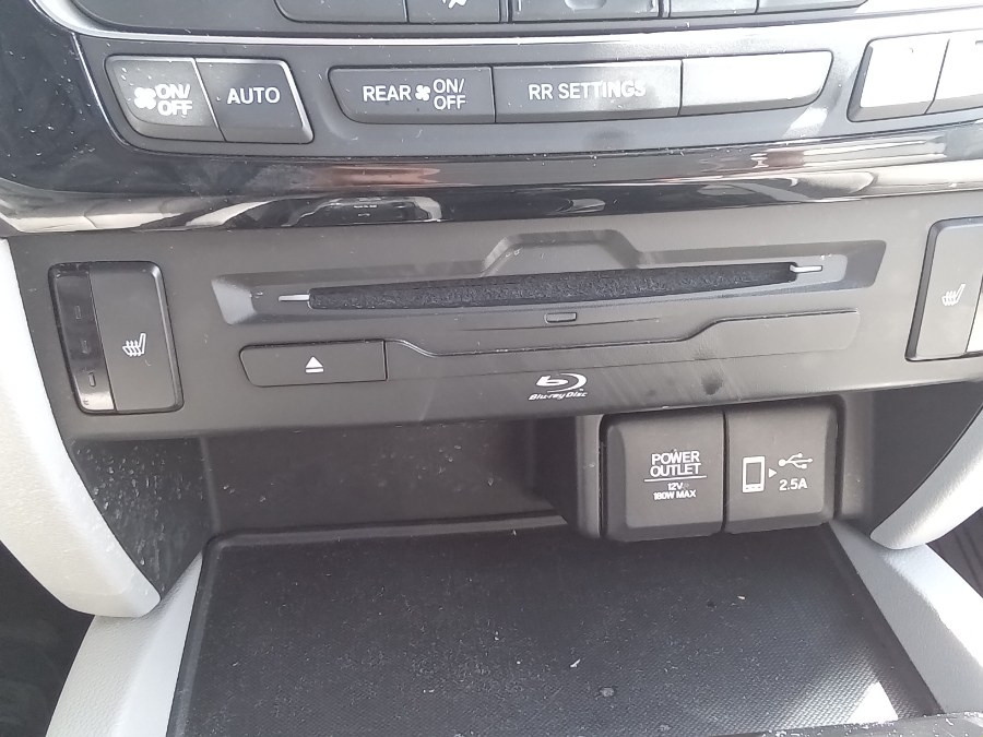 2019 Honda Pilot Touring 8-Passenger AWD, available for sale in Irvington, New Jersey | NJ Used Cars Center. Irvington, New Jersey 2019 Honda Pilot Touring 8-Passenger AWD, available for sale in Irvington, New Jersey | NJ Used Cars Center. Irvington, New Jersey