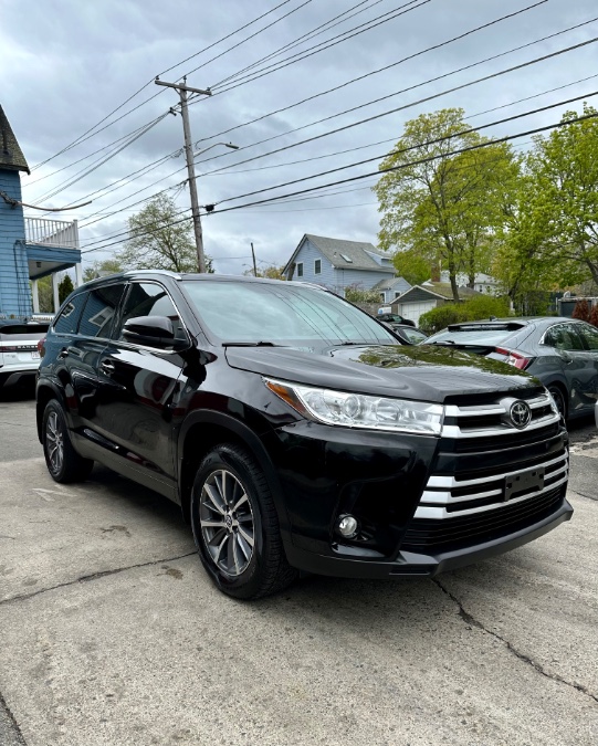 2019 Toyota Highlander XLE V6 AWD (Natl), available for sale in Melrose, Massachusetts | Melrose Auto Gallery. Melrose, Massachusetts 2019 Toyota Highlander XLE V6 AWD (Natl), available for sale in Melrose, Massachusetts | Melrose Auto Gallery. Melrose, Massachusetts