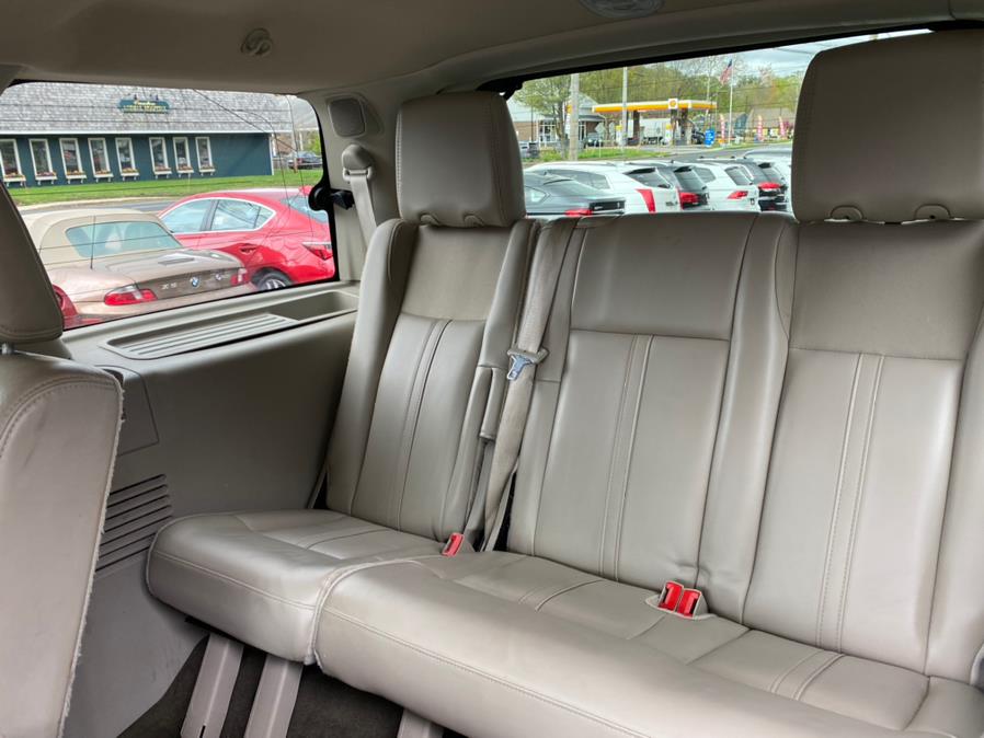 2016 Lincoln Navigator 4WD 4dr Select, available for sale in Canton, Connecticut | Lava Motors 2 Inc. Canton, Connecticut 2016 Lincoln Navigator 4WD 4dr Select, available for sale in Canton, Connecticut | Lava Motors 2 Inc. Canton, Connecticut