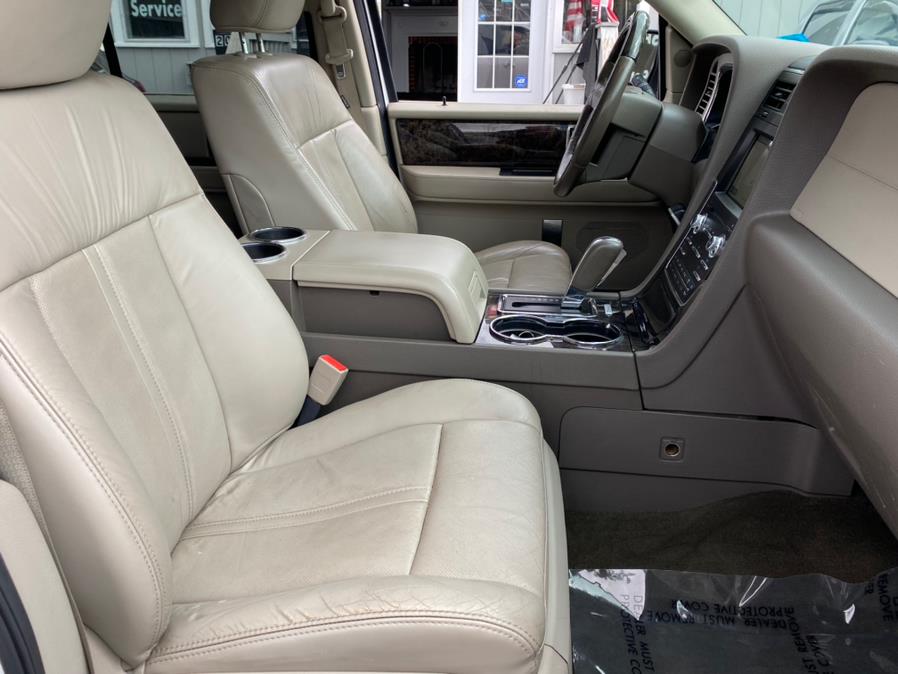 2016 Lincoln Navigator 4WD 4dr Select, available for sale in Canton, Connecticut | Lava Motors 2 Inc. Canton, Connecticut 2016 Lincoln Navigator 4WD 4dr Select, available for sale in Canton, Connecticut | Lava Motors 2 Inc. Canton, Connecticut