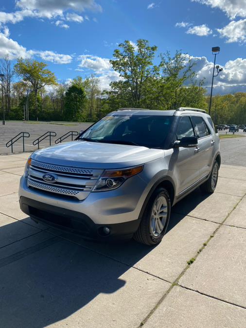 2015 Ford Explorer 4WD 4dr XLT, available for sale in New Britain, Connecticut | Supreme Automotive. New Britain, Connecticut 2015 Ford Explorer 4WD 4dr XLT, available for sale in New Britain, Connecticut | Supreme Automotive. New Britain, Connecticut
