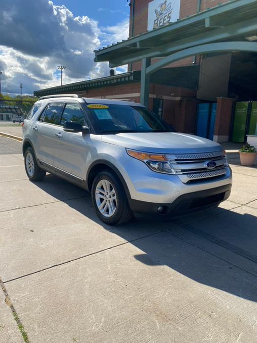2015 Ford Explorer 4WD 4dr XLT, available for sale in New Britain, Connecticut | Supreme Automotive. New Britain, Connecticut