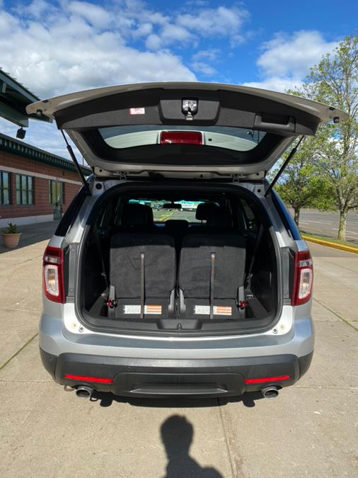 2015 Ford Explorer 4WD 4dr XLT, available for sale in New Britain, Connecticut | Supreme Automotive. New Britain, Connecticut 2015 Ford Explorer 4WD 4dr XLT, available for sale in New Britain, Connecticut | Supreme Automotive. New Britain, Connecticut