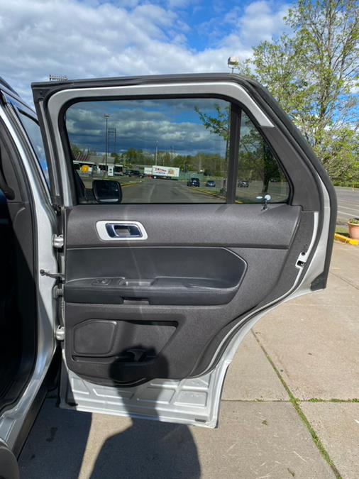 2015 Ford Explorer 4WD 4dr XLT, available for sale in New Britain, Connecticut | Supreme Automotive. New Britain, Connecticut 2015 Ford Explorer 4WD 4dr XLT, available for sale in New Britain, Connecticut | Supreme Automotive. New Britain, Connecticut