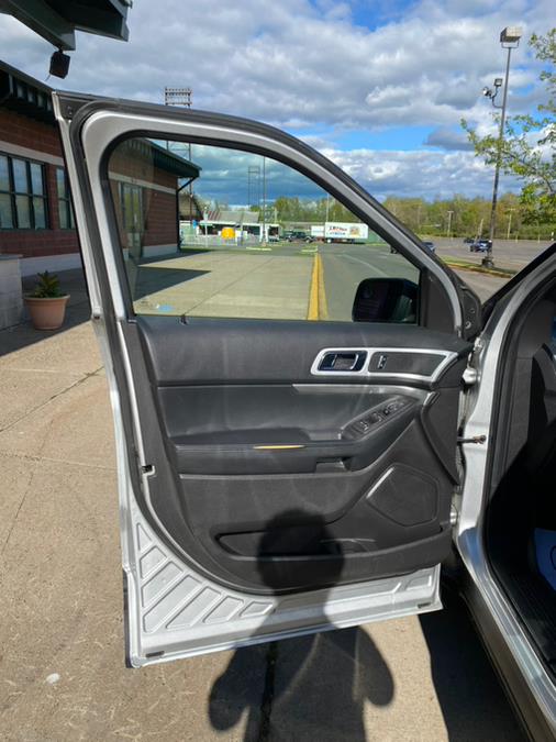 2015 Ford Explorer 4WD 4dr XLT, available for sale in New Britain, Connecticut | Supreme Automotive. New Britain, Connecticut 2015 Ford Explorer 4WD 4dr XLT, available for sale in New Britain, Connecticut | Supreme Automotive. New Britain, Connecticut