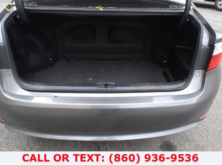 2013 Lexus ES 300h 4dr Sdn Hybrid, available for sale in Hartford, Connecticut | Lee Motors Sales Inc. Hartford, Connecticut 2013 Lexus ES 300h 4dr Sdn Hybrid, available for sale in Hartford, Connecticut | Lee Motors Sales Inc. Hartford, Connecticut