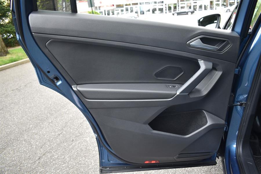 2020 Volkswagen Tiguan 2.0T SEL 4MOTION, available for sale in Great Neck, New York | Camy Cars. Great Neck, New York 2020 Volkswagen Tiguan 2.0T SEL 4MOTION, available for sale in Great Neck, New York | Camy Cars. Great Neck, New York