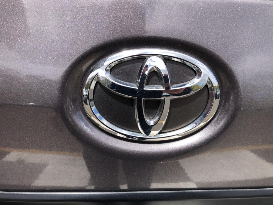2011 Toyota Sienna 5dr 7-Pass Van V6 FWD, available for sale in Waterbury, Connecticut | National Auto Brokers, Inc.. Waterbury, Connecticut 2011 Toyota Sienna 5dr 7-Pass Van V6 FWD, available for sale in Waterbury, Connecticut | National Auto Brokers, Inc.. Waterbury, Connecticut