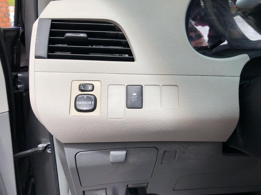 2011 Toyota Sienna 5dr 7-Pass Van V6 FWD, available for sale in Waterbury, Connecticut | National Auto Brokers, Inc.. Waterbury, Connecticut 2011 Toyota Sienna 5dr 7-Pass Van V6 FWD, available for sale in Waterbury, Connecticut | National Auto Brokers, Inc.. Waterbury, Connecticut