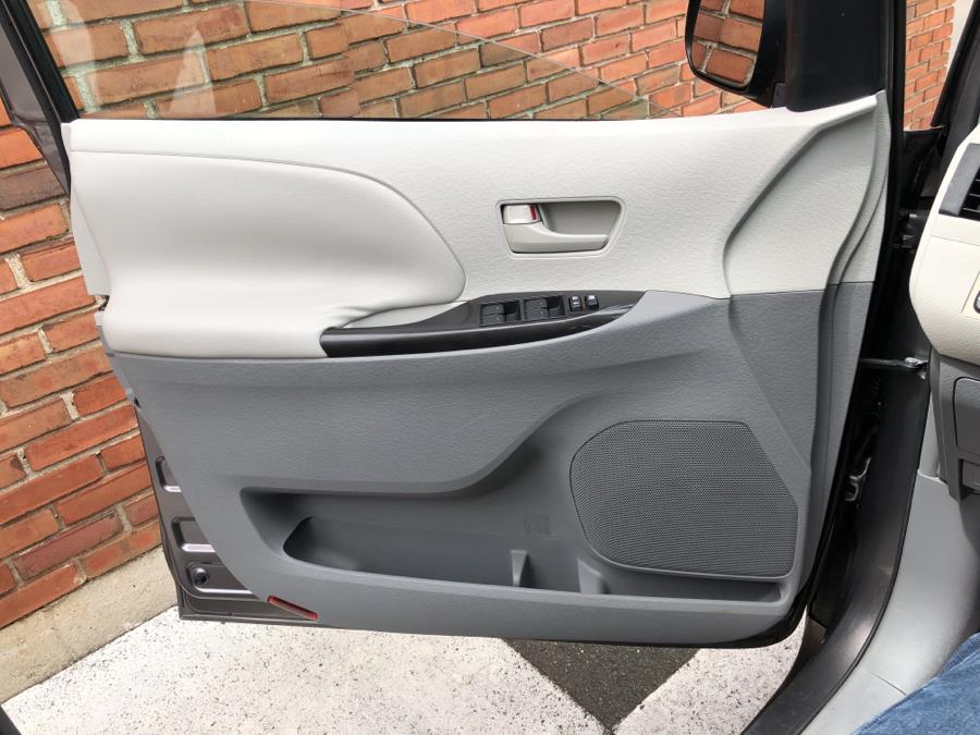 2011 Toyota Sienna 5dr 7-Pass Van V6 FWD, available for sale in Waterbury, Connecticut | National Auto Brokers, Inc.. Waterbury, Connecticut 2011 Toyota Sienna 5dr 7-Pass Van V6 FWD, available for sale in Waterbury, Connecticut | National Auto Brokers, Inc.. Waterbury, Connecticut
