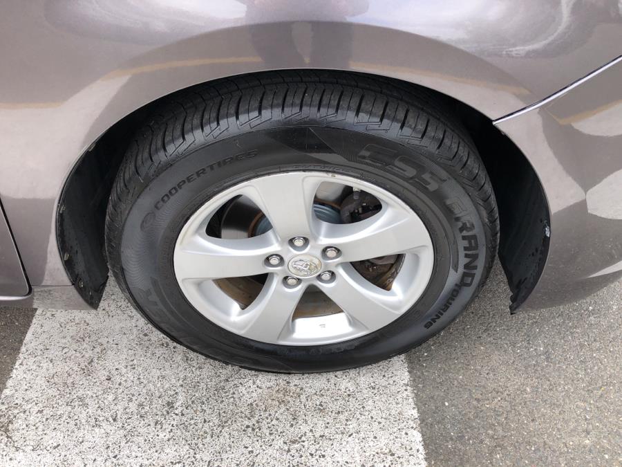 2011 Toyota Sienna 5dr 7-Pass Van V6 FWD, available for sale in Waterbury, Connecticut | National Auto Brokers, Inc.. Waterbury, Connecticut 2011 Toyota Sienna 5dr 7-Pass Van V6 FWD, available for sale in Waterbury, Connecticut | National Auto Brokers, Inc.. Waterbury, Connecticut