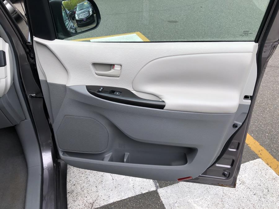 2011 Toyota Sienna 5dr 7-Pass Van V6 FWD, available for sale in Waterbury, Connecticut | National Auto Brokers, Inc.. Waterbury, Connecticut 2011 Toyota Sienna 5dr 7-Pass Van V6 FWD, available for sale in Waterbury, Connecticut | National Auto Brokers, Inc.. Waterbury, Connecticut