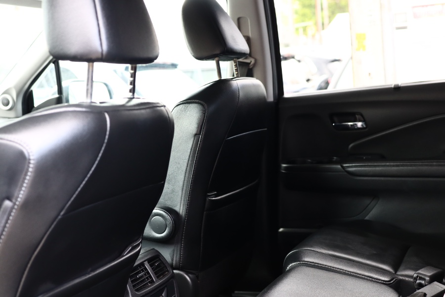 2019 Honda Pilot EX-L w/Navi & RES AWD, available for sale in Jamaica, New York | Hillside Auto Mall Inc.. Jamaica, New York 2019 Honda Pilot EX-L w/Navi & RES AWD, available for sale in Jamaica, New York | Hillside Auto Mall Inc.. Jamaica, New York