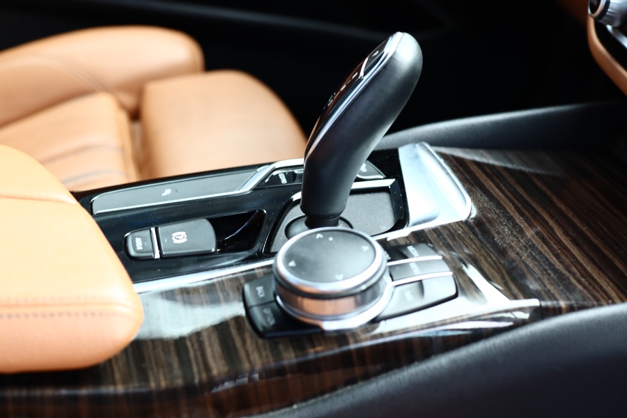 2019 BMW 5 Series 530i xDrive Sedan, available for sale in Jamaica, New York | Hillside Auto Mall Inc.. Jamaica, New York 2019 BMW 5 Series 530i xDrive Sedan, available for sale in Jamaica, New York | Hillside Auto Mall Inc.. Jamaica, New York