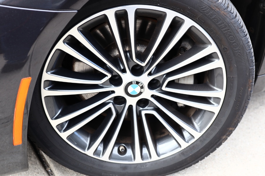 2019 BMW 5 Series 530i xDrive Sedan, available for sale in Jamaica, New York | Hillside Auto Mall Inc.. Jamaica, New York 2019 BMW 5 Series 530i xDrive Sedan, available for sale in Jamaica, New York | Hillside Auto Mall Inc.. Jamaica, New York