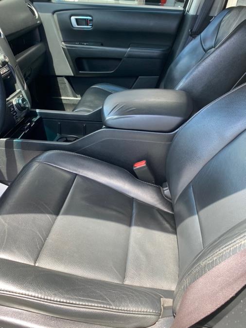 2015 Honda Pilot 4WD 4dr Touring w/RES & Navi, available for sale in Bridgeport, Connecticut | CT Auto. Bridgeport, Connecticut 2015 Honda Pilot 4WD 4dr Touring w/RES & Navi, available for sale in Bridgeport, Connecticut | CT Auto. Bridgeport, Connecticut