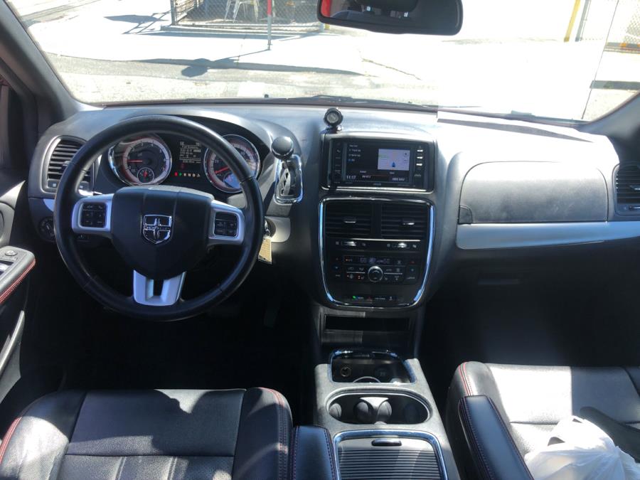 2018 Dodge Grand Caravan GT Wagon, available for sale in Franklin Square, New York | Signature Auto Sales. Franklin Square, New York 2018 Dodge Grand Caravan GT Wagon, available for sale in Franklin Square, New York | Signature Auto Sales. Franklin Square, New York