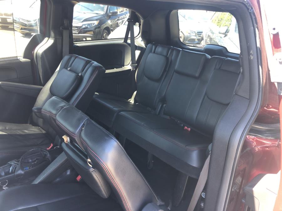 2018 Dodge Grand Caravan GT Wagon, available for sale in Franklin Square, New York | Signature Auto Sales. Franklin Square, New York 2018 Dodge Grand Caravan GT Wagon, available for sale in Franklin Square, New York | Signature Auto Sales. Franklin Square, New York
