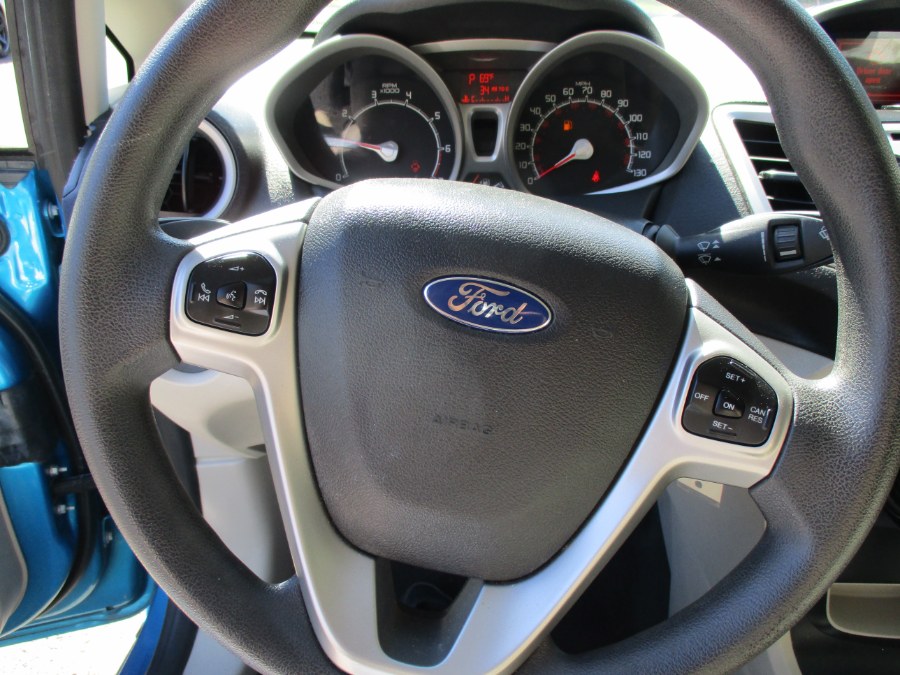 2013 Ford Fiesta 4dr Sdn SE, available for sale in Meriden, Connecticut | Cos Central Auto. Meriden, Connecticut 2013 Ford Fiesta 4dr Sdn SE, available for sale in Meriden, Connecticut | Cos Central Auto. Meriden, Connecticut