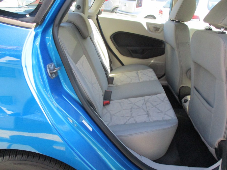 2013 Ford Fiesta 4dr Sdn SE, available for sale in Meriden, Connecticut | Cos Central Auto. Meriden, Connecticut 2013 Ford Fiesta 4dr Sdn SE, available for sale in Meriden, Connecticut | Cos Central Auto. Meriden, Connecticut