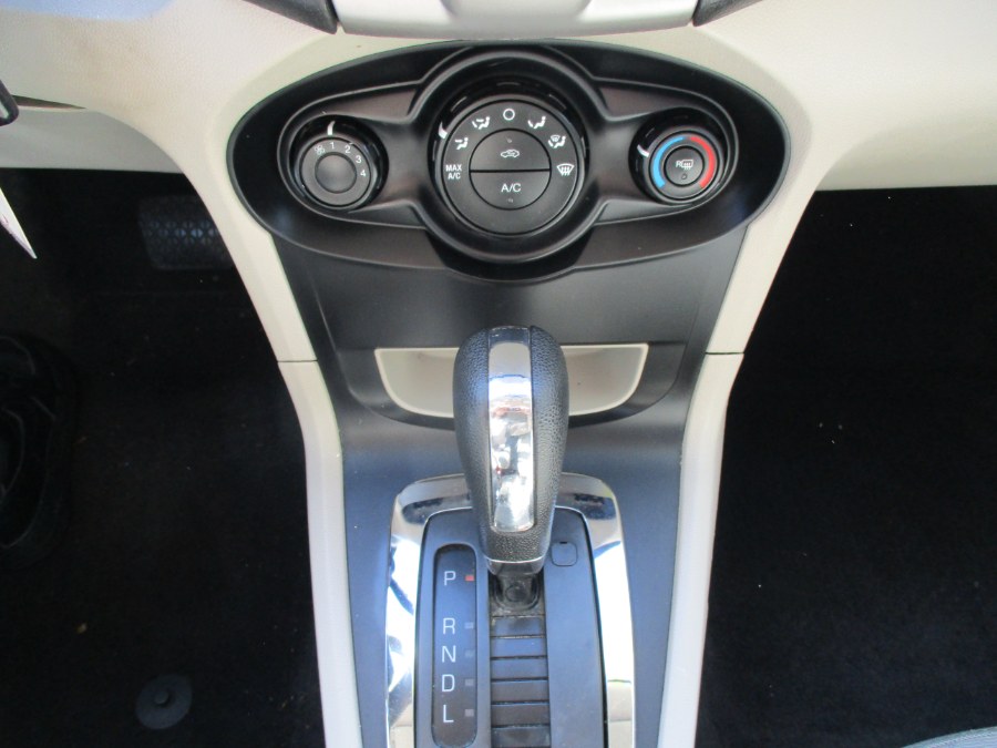 2013 Ford Fiesta 4dr Sdn SE, available for sale in Meriden, Connecticut | Cos Central Auto. Meriden, Connecticut 2013 Ford Fiesta 4dr Sdn SE, available for sale in Meriden, Connecticut | Cos Central Auto. Meriden, Connecticut