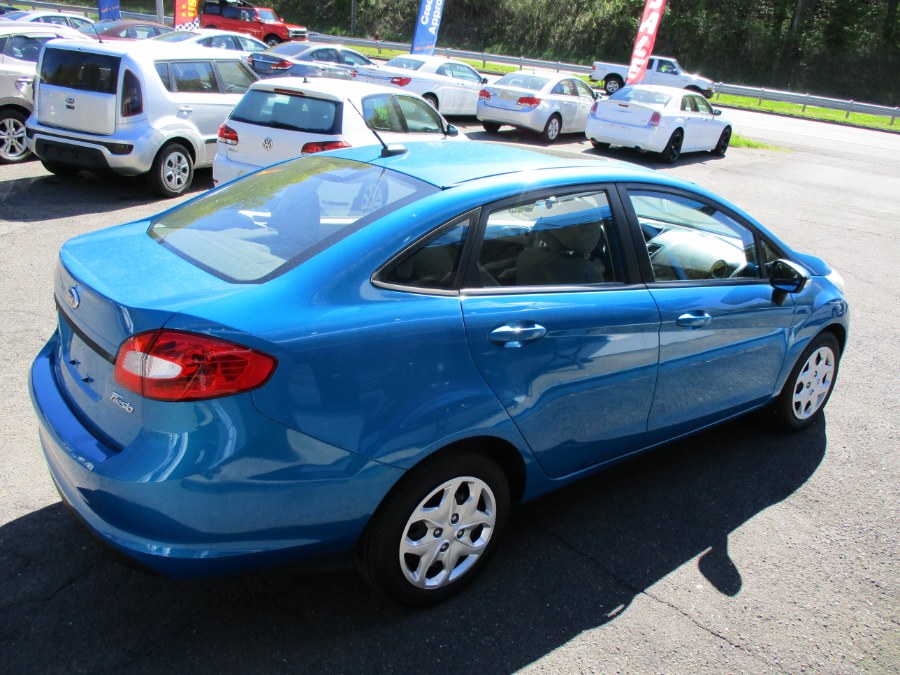 2013 Ford Fiesta 4dr Sdn SE, available for sale in Meriden, Connecticut | Cos Central Auto. Meriden, Connecticut 2013 Ford Fiesta 4dr Sdn SE, available for sale in Meriden, Connecticut | Cos Central Auto. Meriden, Connecticut